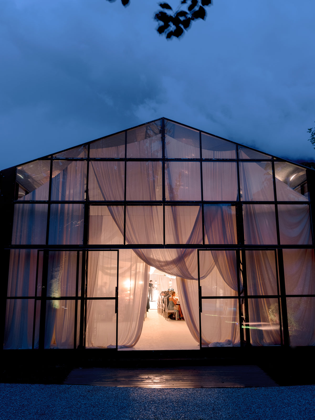 Menu sur mesure Pearl Mass Rose | Mariage de Rebecca Bloom au lac de Côme | Villa Balbiano
