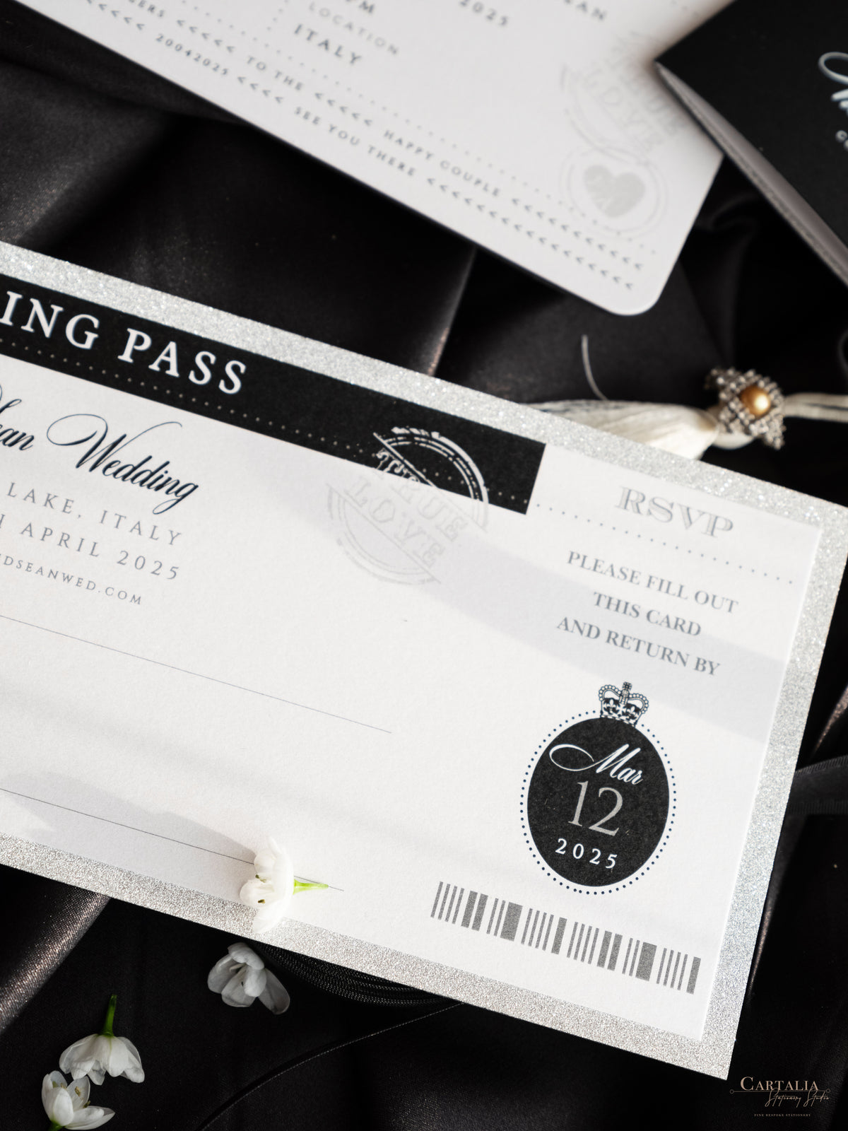 Suite per inviti di nozze con passaporto di lusso nero con glitter argento e vera lamina d'argento
