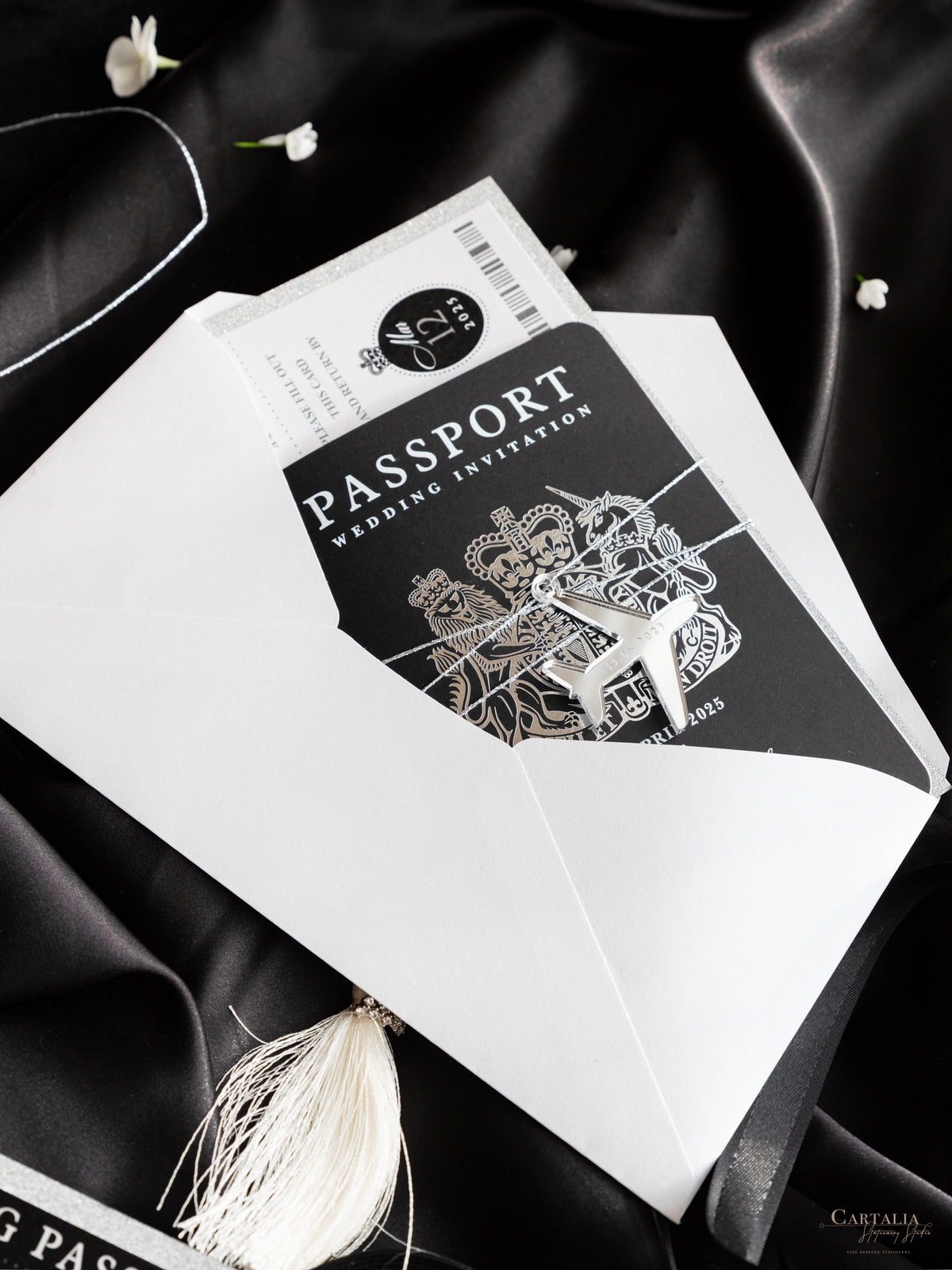 Suite per inviti di nozze con passaporto di lusso nero con glitter argento e vera lamina d'argento