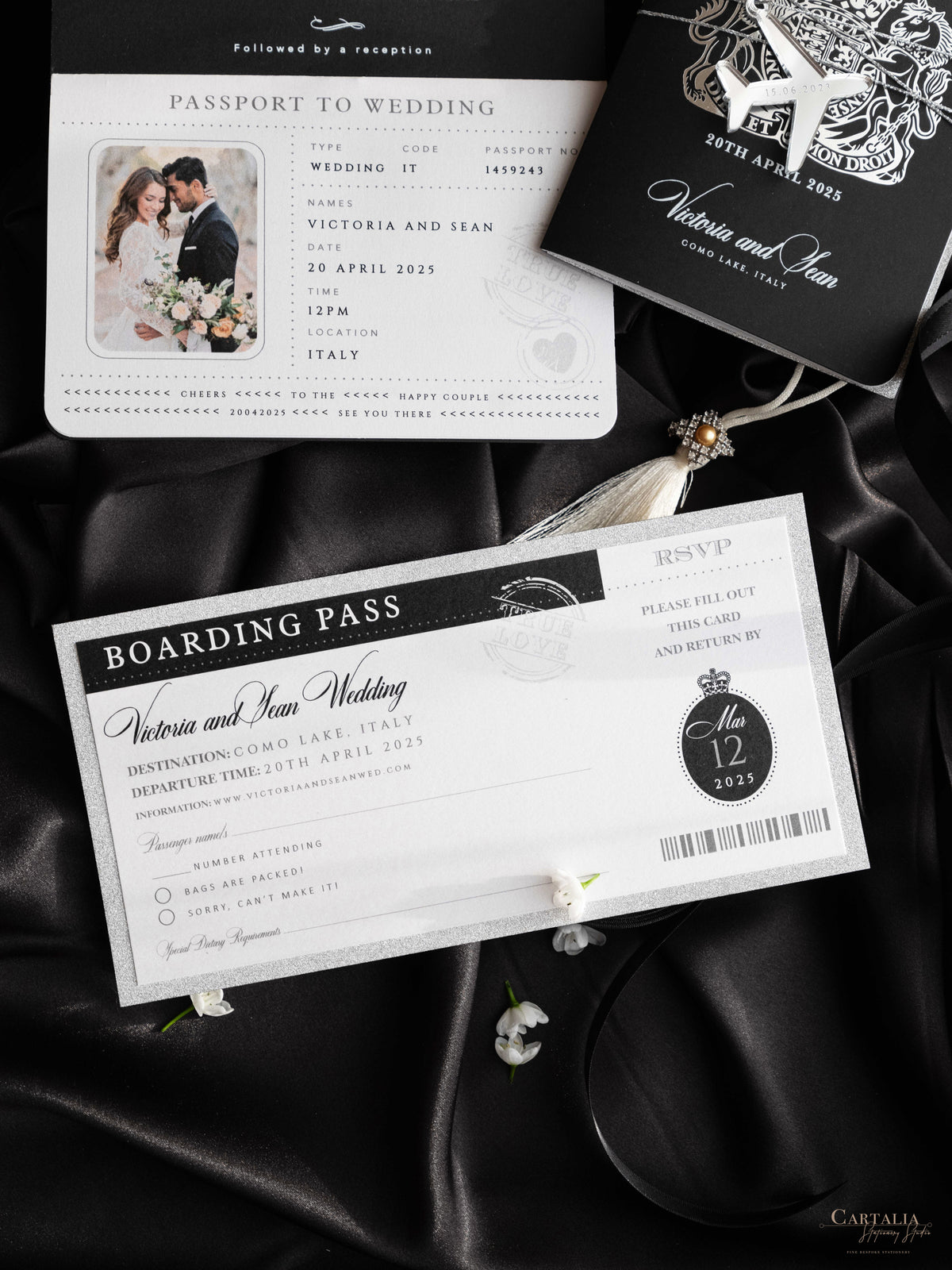 Suite per inviti di nozze con passaporto di lusso nero con glitter argento e vera lamina d'argento