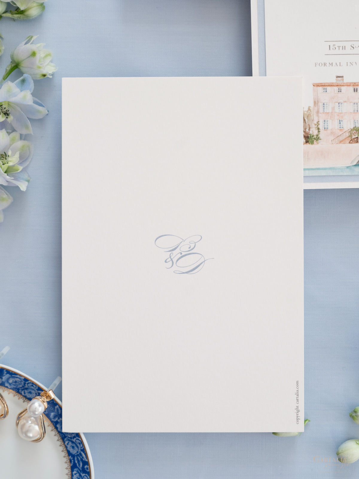 Invito personalizzato per la location del matrimonio in acquerello con lamina d'oro | Villa Regina Teodolinda | Lago di Como