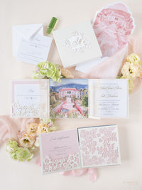 Invito con scatola 3D Couture su misura con cancello tagliato al laser | Sede di Villa Ephrussi | Commissione su misura M&J