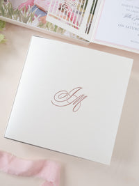 Invito con scatola 3D Couture su misura con cancello tagliato al laser | Sede di Villa Ephrussi | Commissione su misura M&J