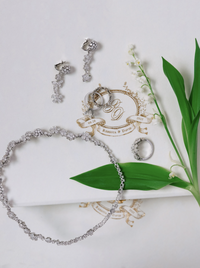 Invitation luxueuse en velours avec dos rigide et feuille d'or | Commande sur mesure Rebecca Bloom | Villa Balbiano, Lac de Côme