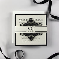 Invitación de boda de noche con corte láser y corbata negra de lujo Art Deco Great Gatsby con banda para el vientre con monograma