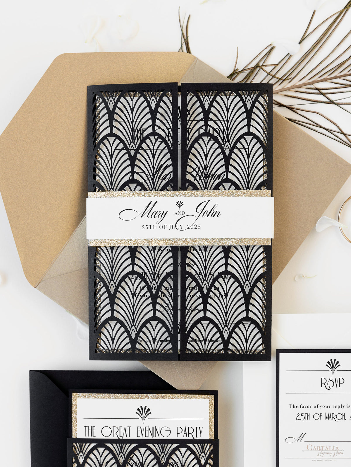 Invitación de lujo brillante Art Deco de los años 20 Gatsby Gate cortada con láser para el día de la boda con sobres dorados