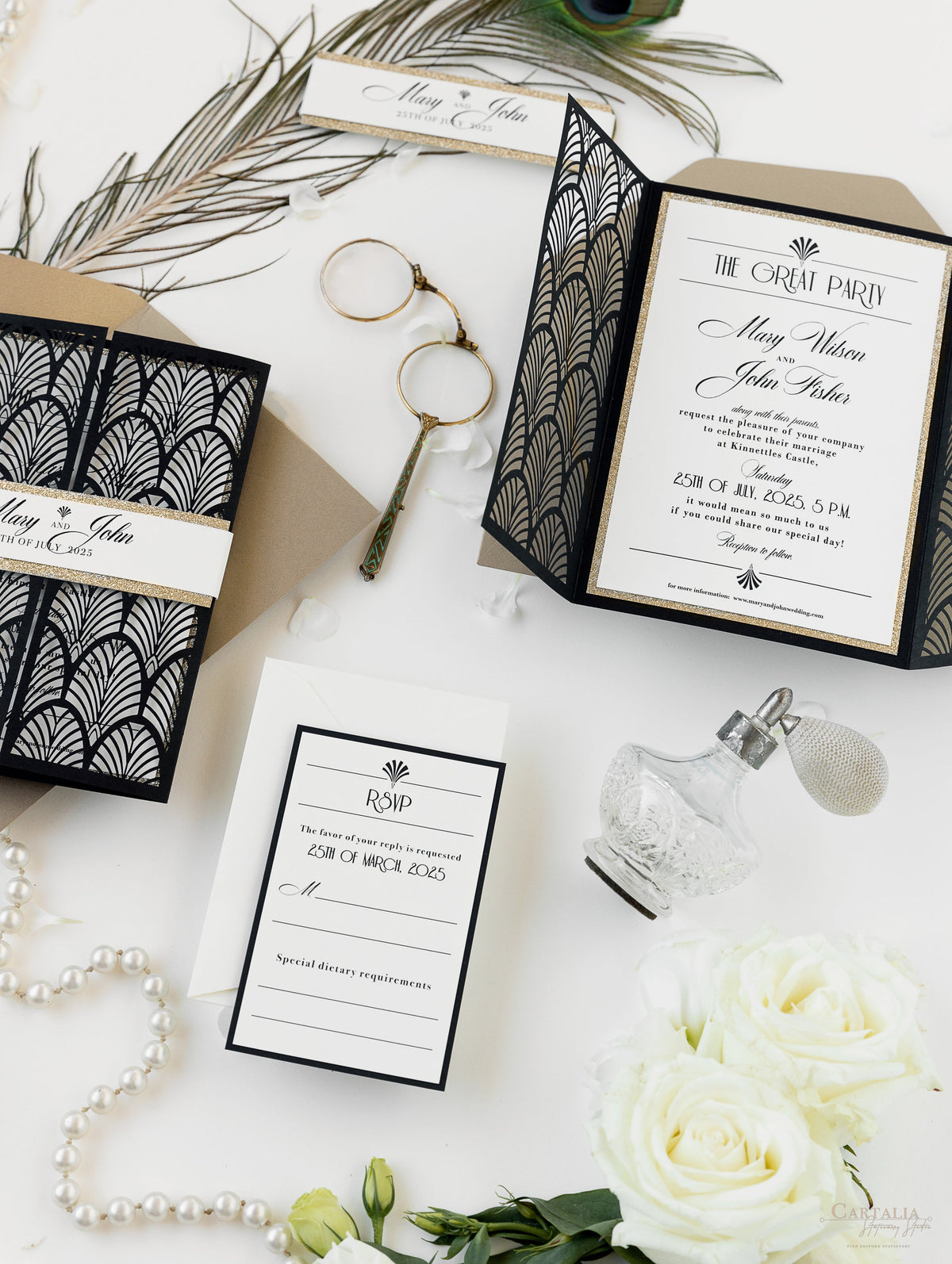 Invitación de lujo brillante Art Deco de los años 20 Gatsby Gate cortada con láser para el día de la boda con sobres dorados