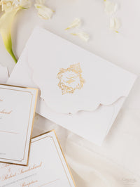 Suite di lusso tascabile in lamina d'oro Invito serale abbinato con monogramma in lamina d'oro + busta personalizzata fustellata