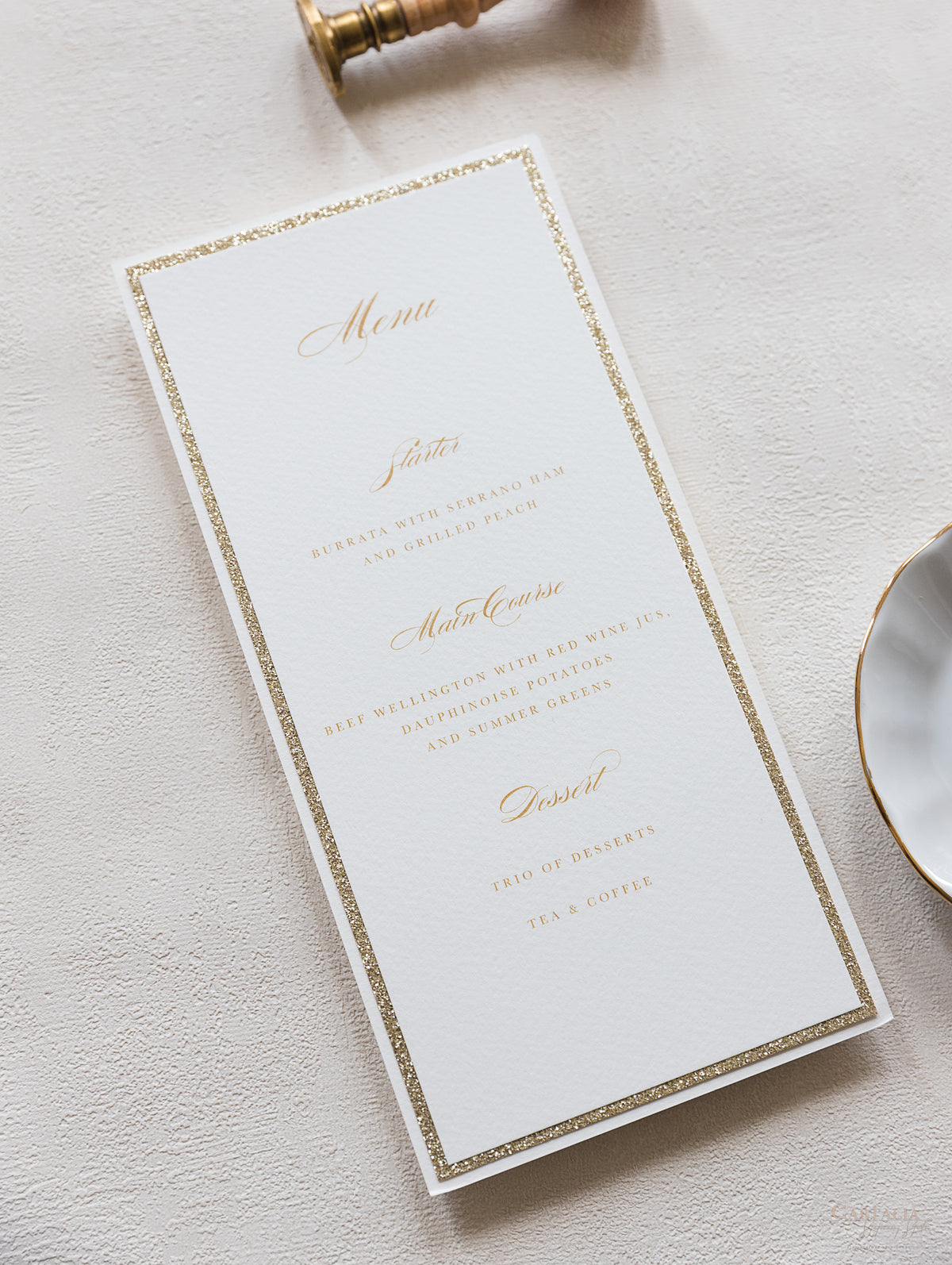 Menu classico di lusso con glitter dorati