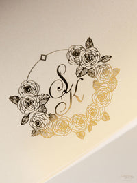 Suite pieghevole per invito in lamina d'oro con rose di lusso per il giorno del matrimonio, RSVP, scheda informativa con tasca tagliata al laser, scritta calligrafica