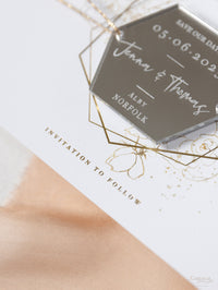 Mirror Plexi en hexagone sauve la date avec la carte et la chaîne en or