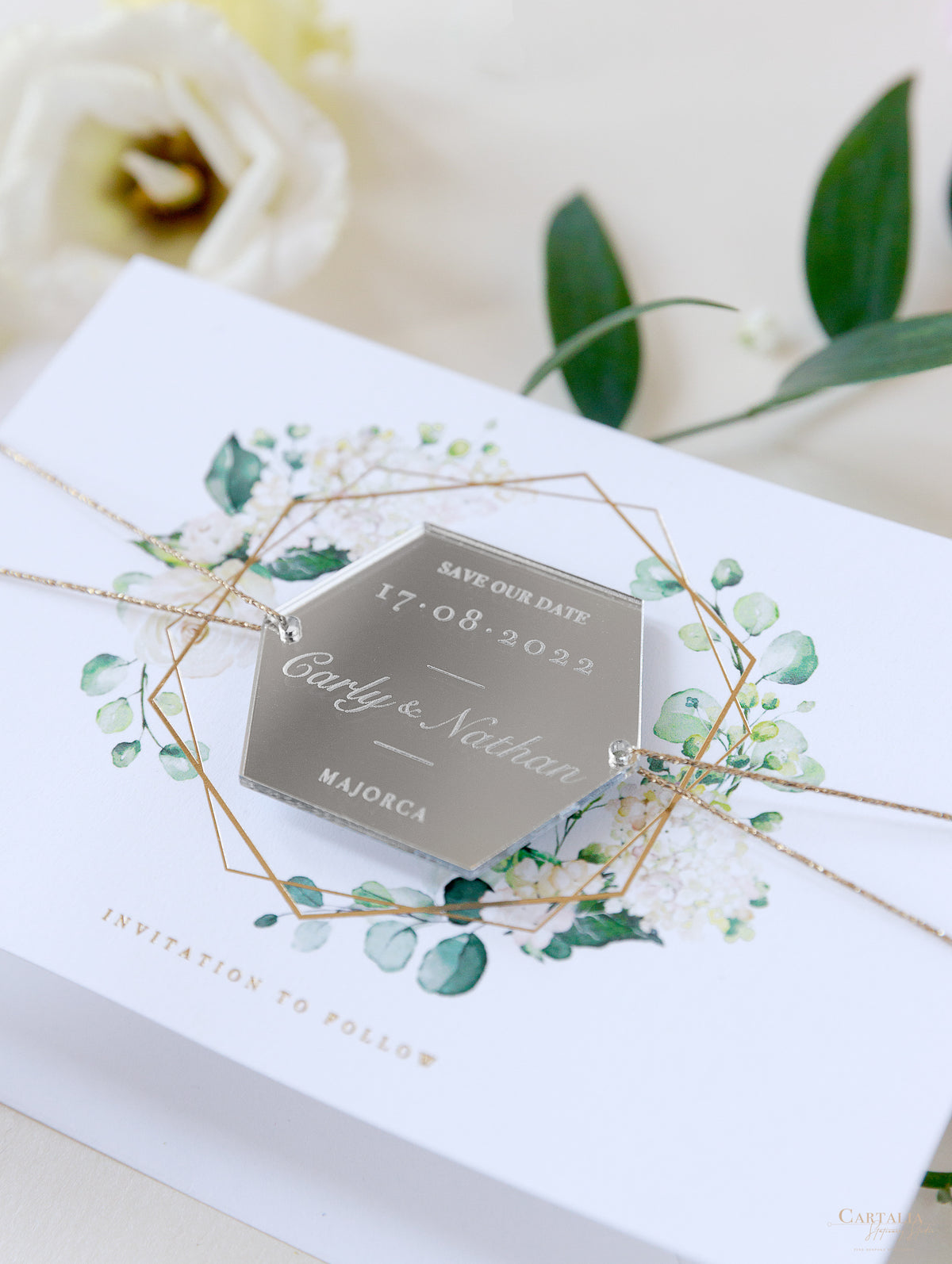 Mirror Plexi en hexagone sauve la date avec la carte et la chaîne en or