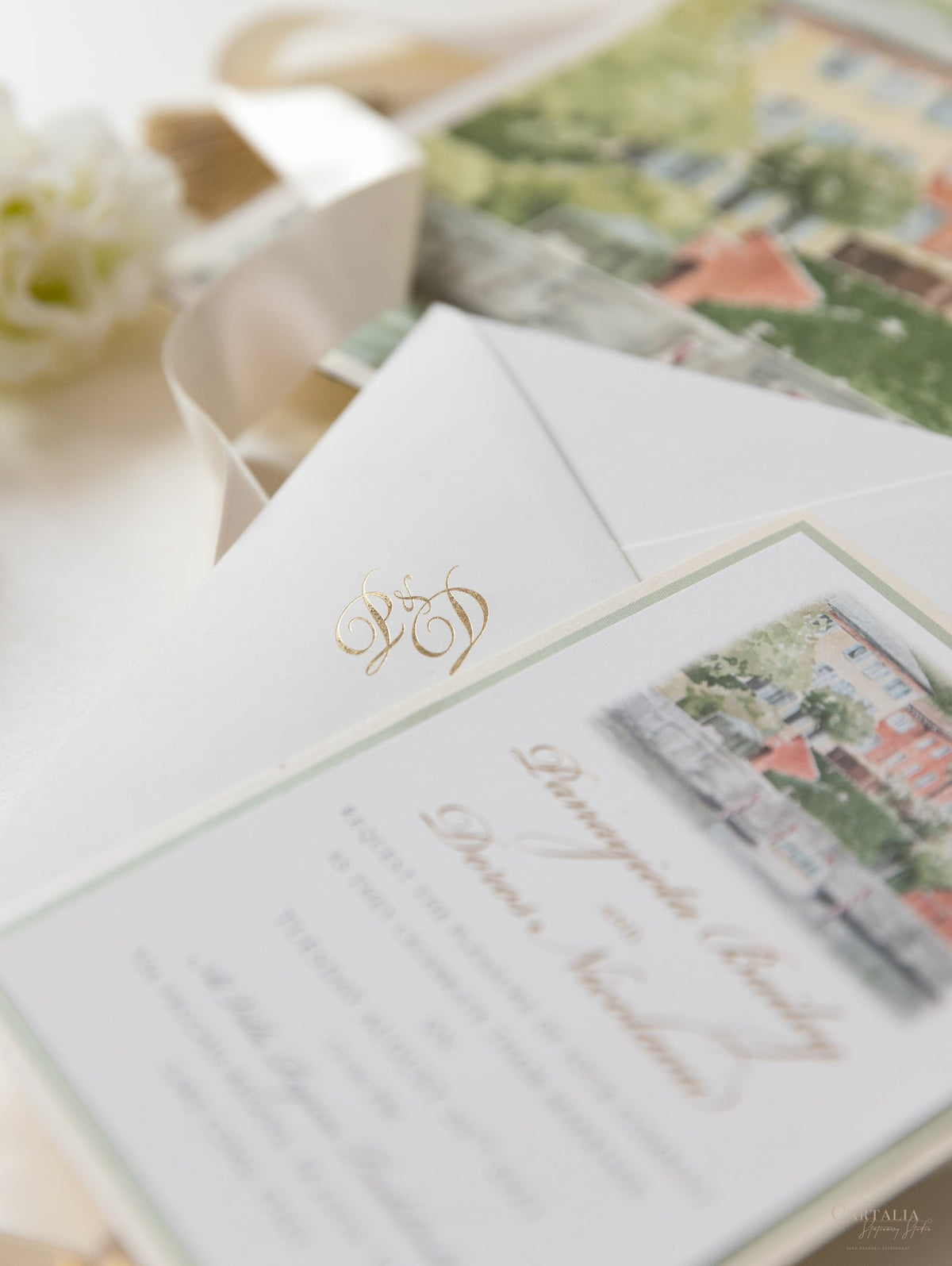 Invito personalizzato per la location del matrimonio in acquerello con lamina d'oro | Villa Regina Teodolinda | Lago di Como