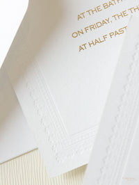 Invito per un giorno elegante sventato di lusso in rilievo con rilievo in rilievo da 710 g/m²