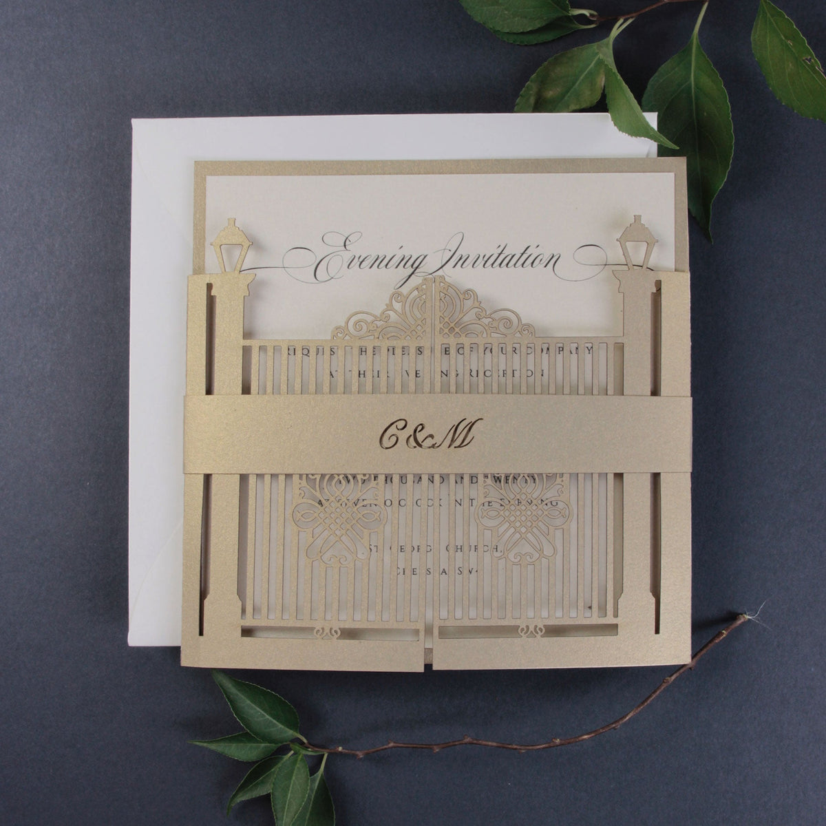 Suite de recepción nocturna cortada con láser con puerta ornamental y banda para el vientre