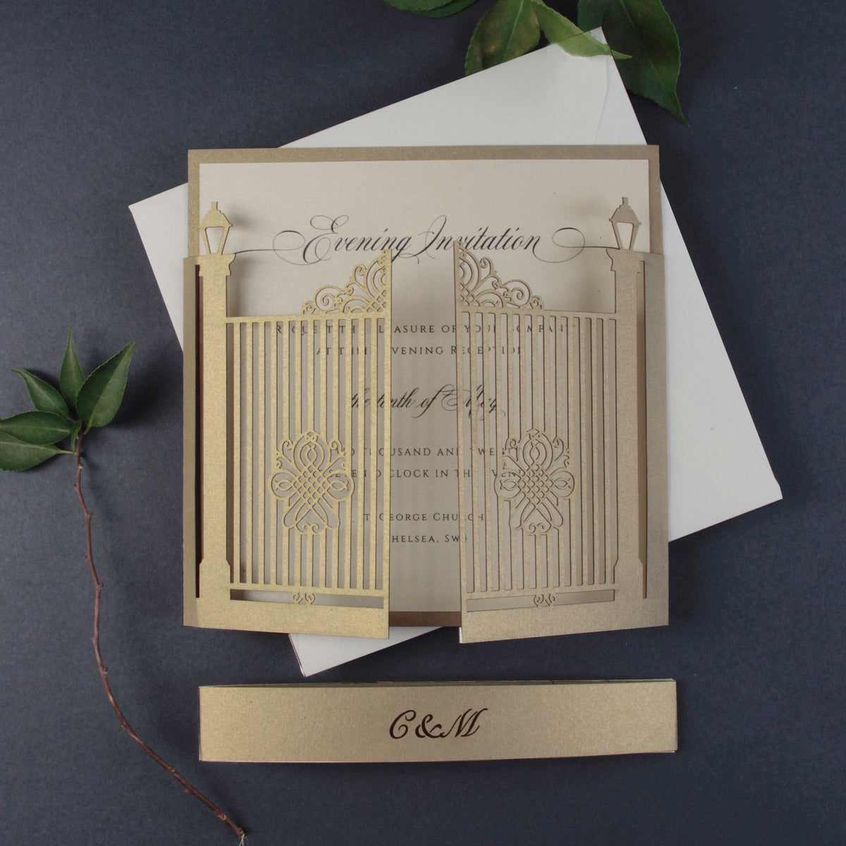 Suite de recepción nocturna cortada con láser con puerta ornamental y banda para el vientre