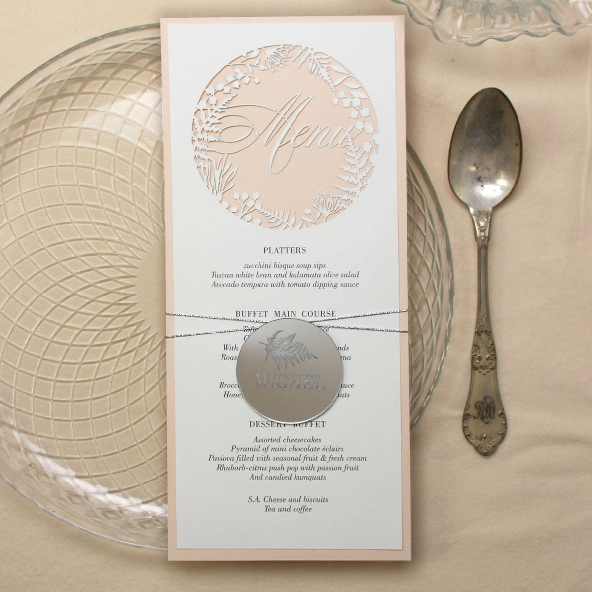 Menu de coupe laser à la pêche et à la fougère naturelle