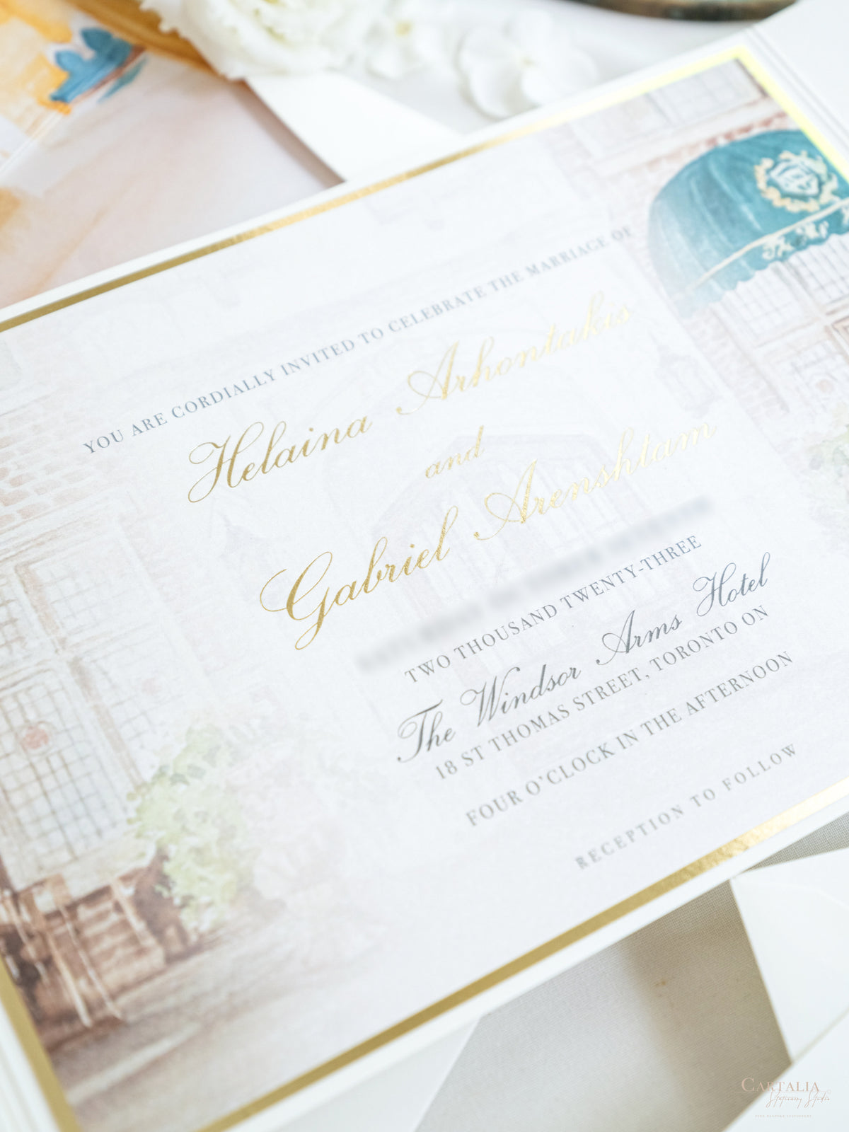 Invitation de mariage de luxe avec sur mesure | Monogramme d'or en feuille d'or | Peinture de lieu aquarelle | Le Windsor Arms Hotel, Toronto