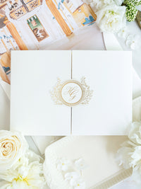 Invitation de mariage de luxe avec sur mesure | Monogramme d'or en feuille d'or | Peinture de lieu aquarelle | Le Windsor Arms Hotel, Toronto