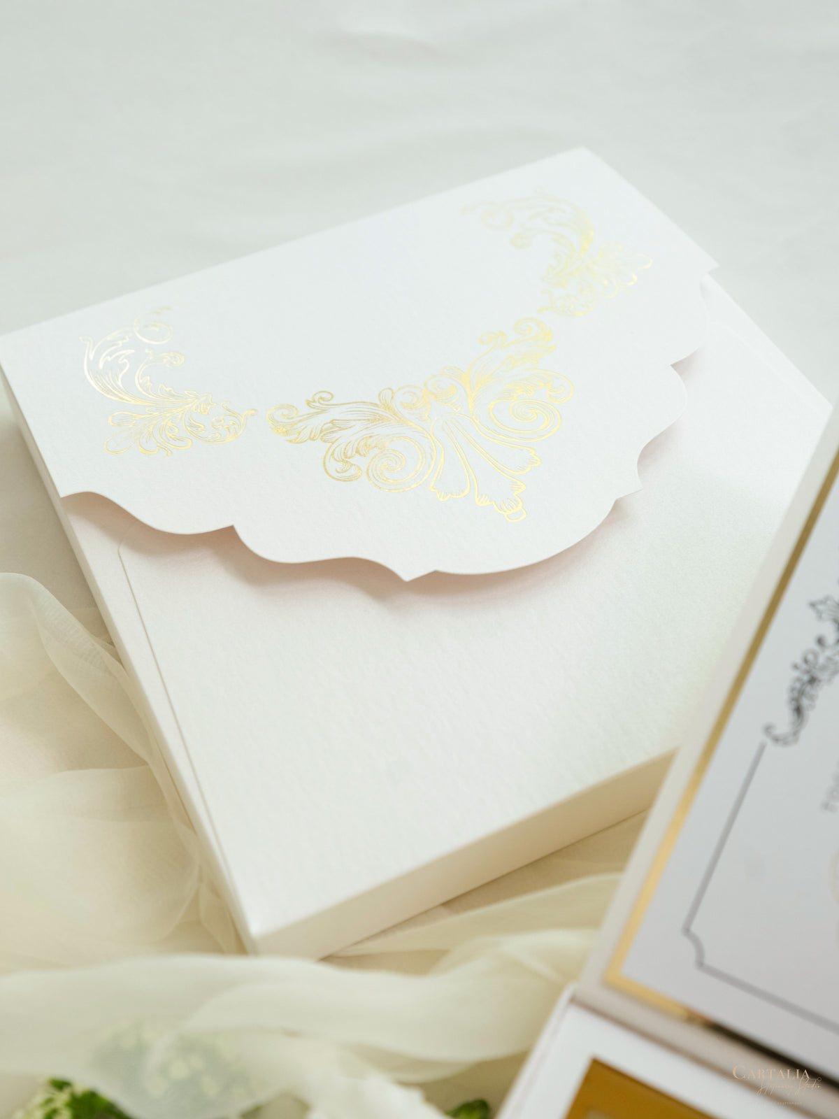 Golden Couture Baspoke Boîte: 3d Design personnalisé | Commission sur mesure R&N