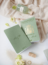 Invitation de passeport en cuir végétalien vert Sage | Commission sur mesure n & a