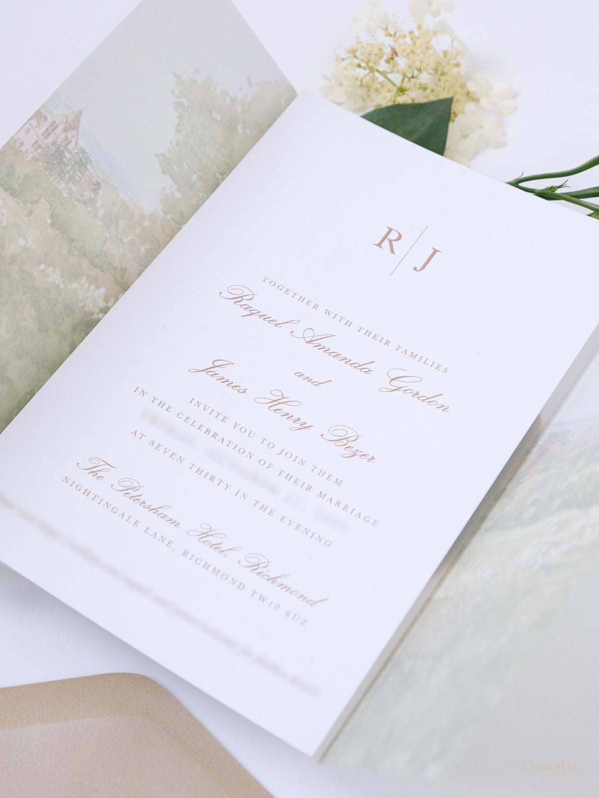 Invito a nozze in acquerello pergamena | Petersham Hotel | Commissione su misura R&amp;J