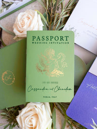 Boîte de mariage de luxe avec passeport en cuir végétalien et lieu | Pouilles, Italie | C&C sur mesure