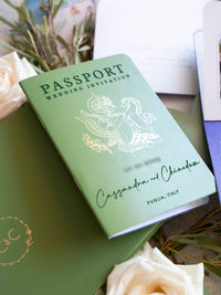 Scatola nuziale di lusso con passaporto in pelle vegana e sede | Puglia, Italia| C&amp;C su misura
