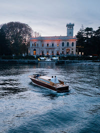 Invitation de luxe en lin, couverture rigide, feuille d'or, pompon et sceau de cire, avec lieu personnalisé | Villa Cetinale, Sienne, Toscane