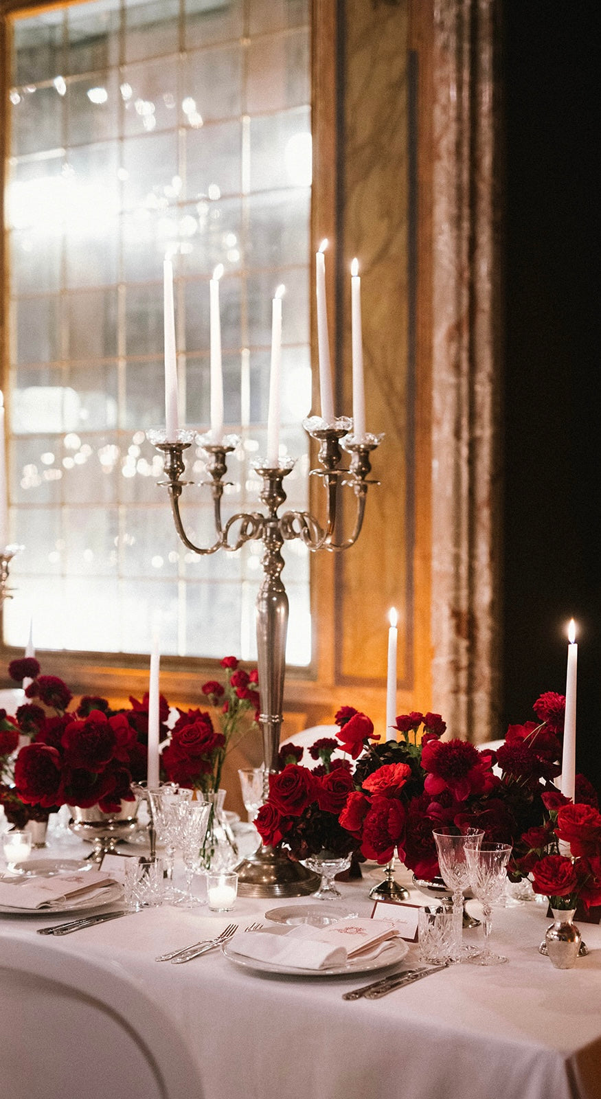 Invitation de luxe en lin, couverture rigide, feuille d'or, pompon et sceau de cire, avec lieu personnalisé | Villa Cetinale, Sienne, Toscane