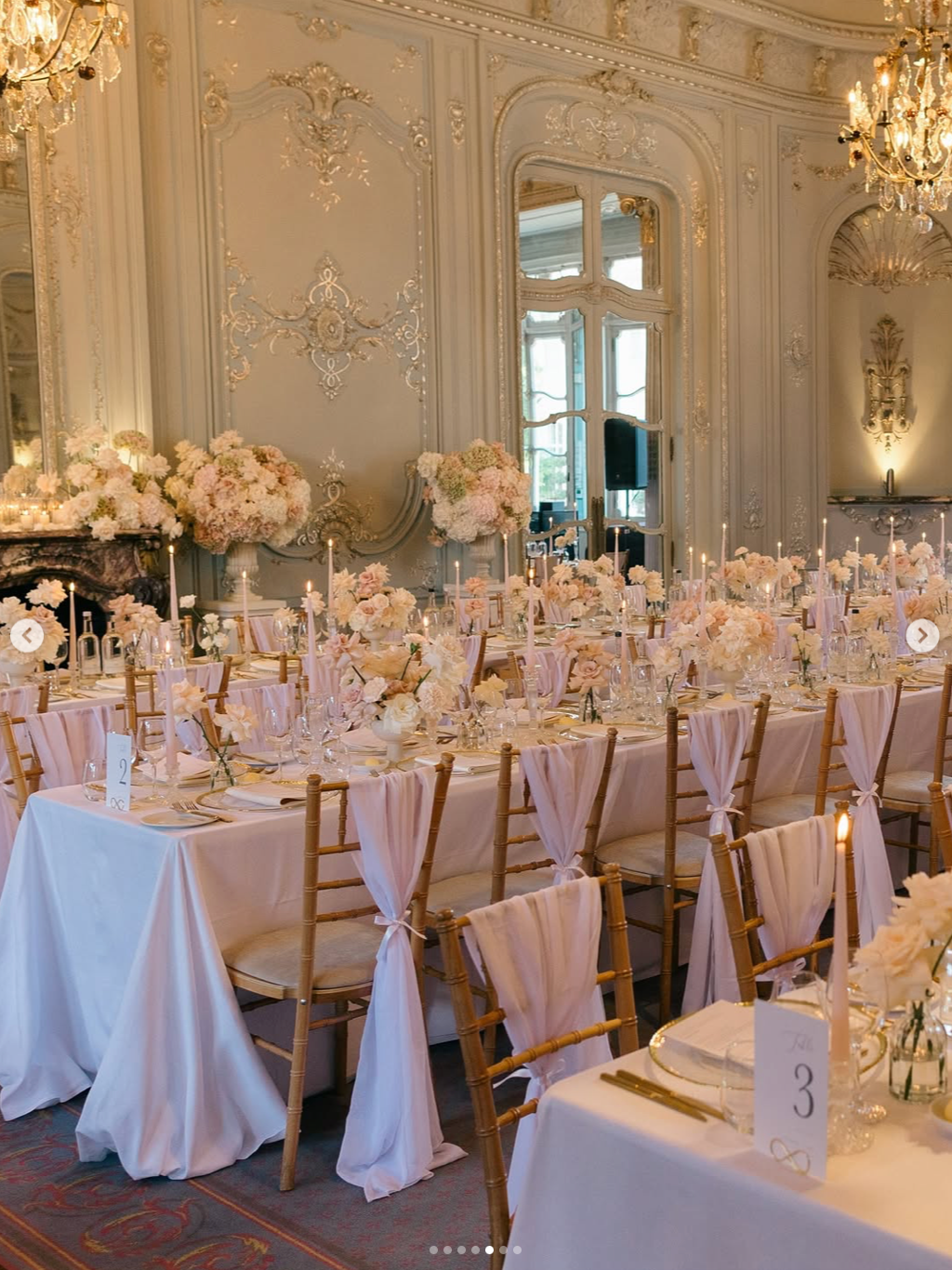 Menù classici per matrimoni con nomi degli invitati e sigillo in ceralacca