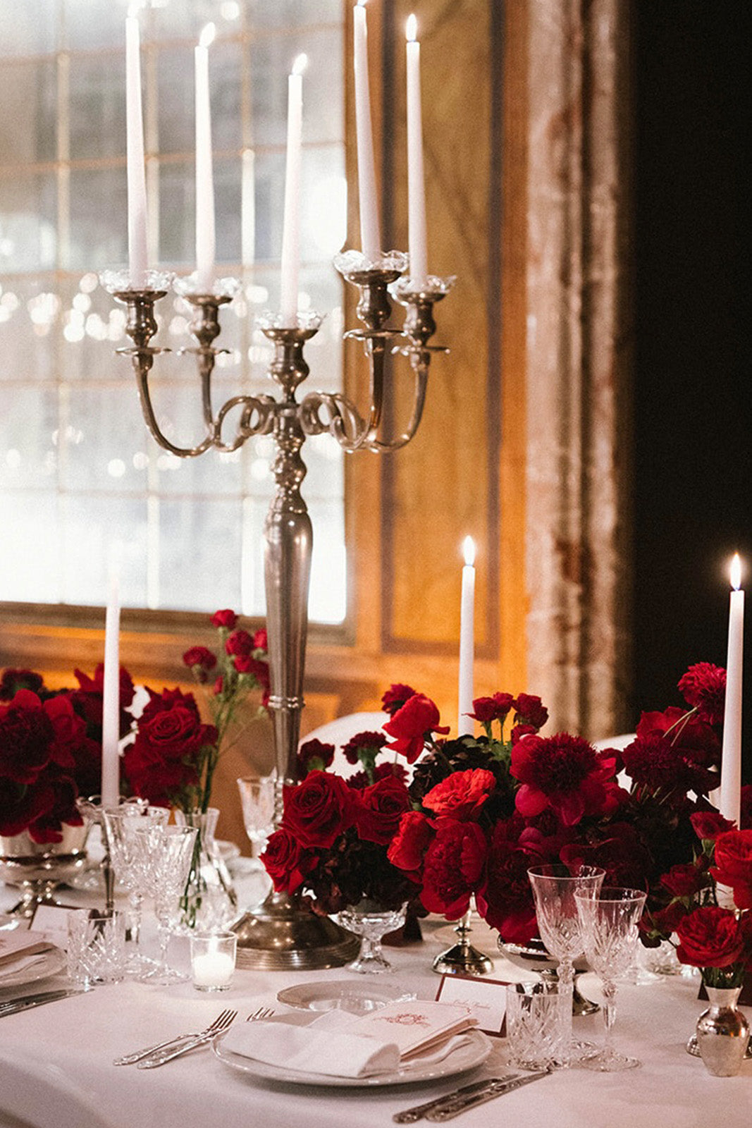 Invitation de luxe en lin, couverture rigide, feuille d'or, pompon et sceau de cire, avec lieu personnalisé | Villa Cetinale, Sienne, Toscane