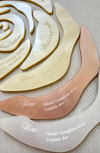 Menu de bar sur mesure avec monogramme en or | Lake Como Wedding Villa Balbiano