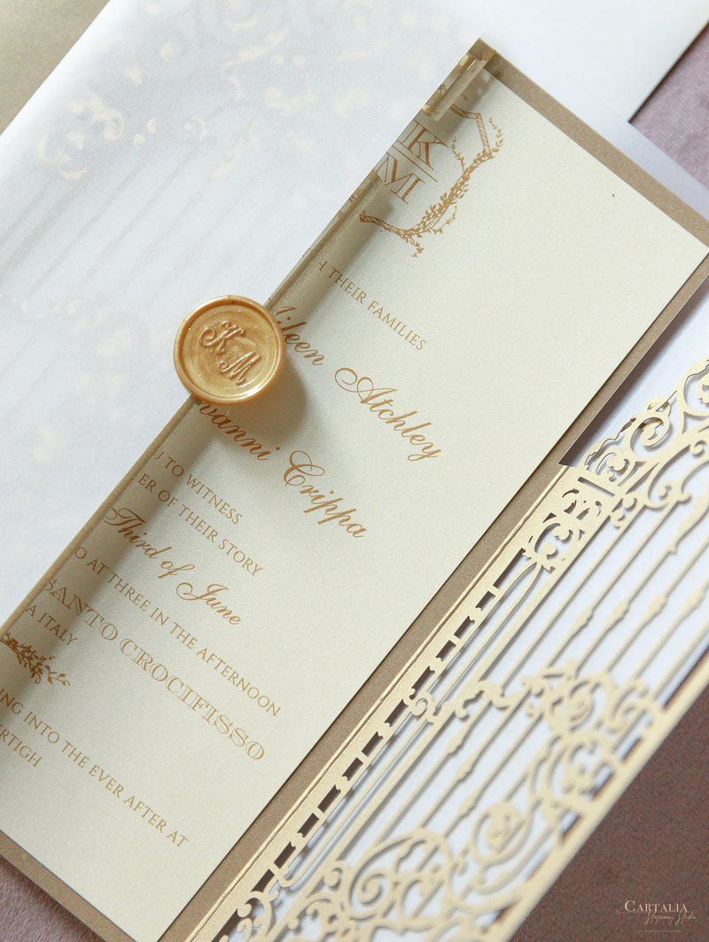 Invito giornaliero di lusso con cancello ornamentale in oro vintage tagliato al laser con pergamena con sigillo in cera