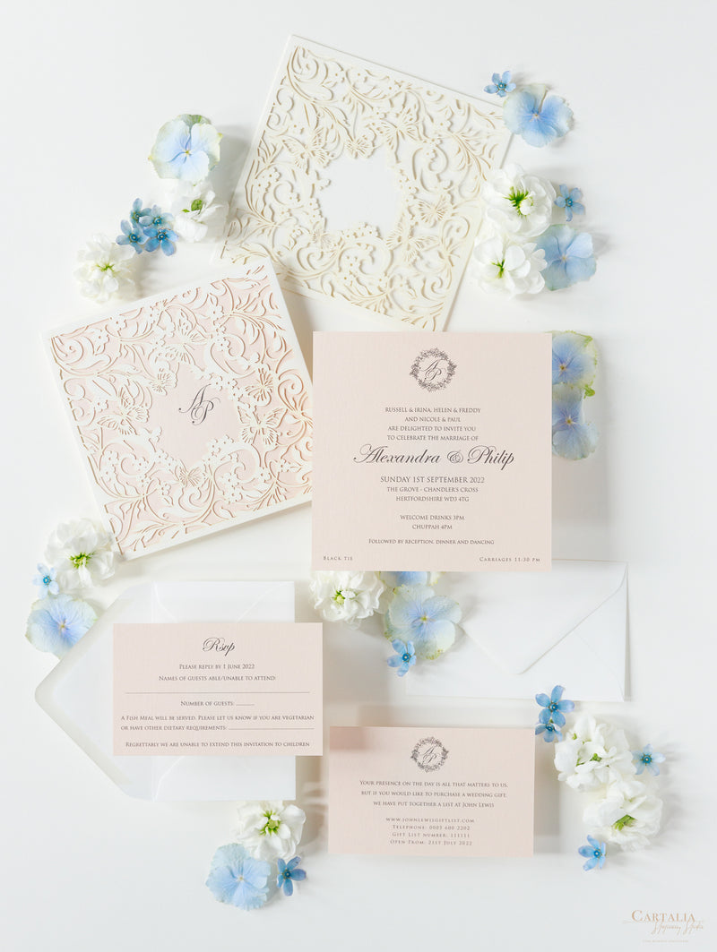Cartella estraibile con taglio laser Magic Garden Butterfly nei colori metallizzati Avorio e Blush con RSVP