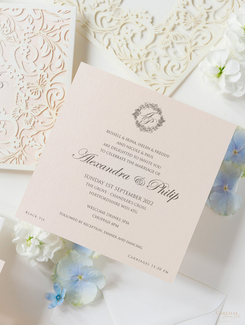 Cartella estraibile con taglio laser Magic Garden Butterfly nei colori metallizzati Avorio e Blush con RSVP