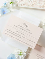 Cartella estraibile con taglio laser Magic Garden Butterfly nei colori metallizzati Avorio e Blush con RSVP