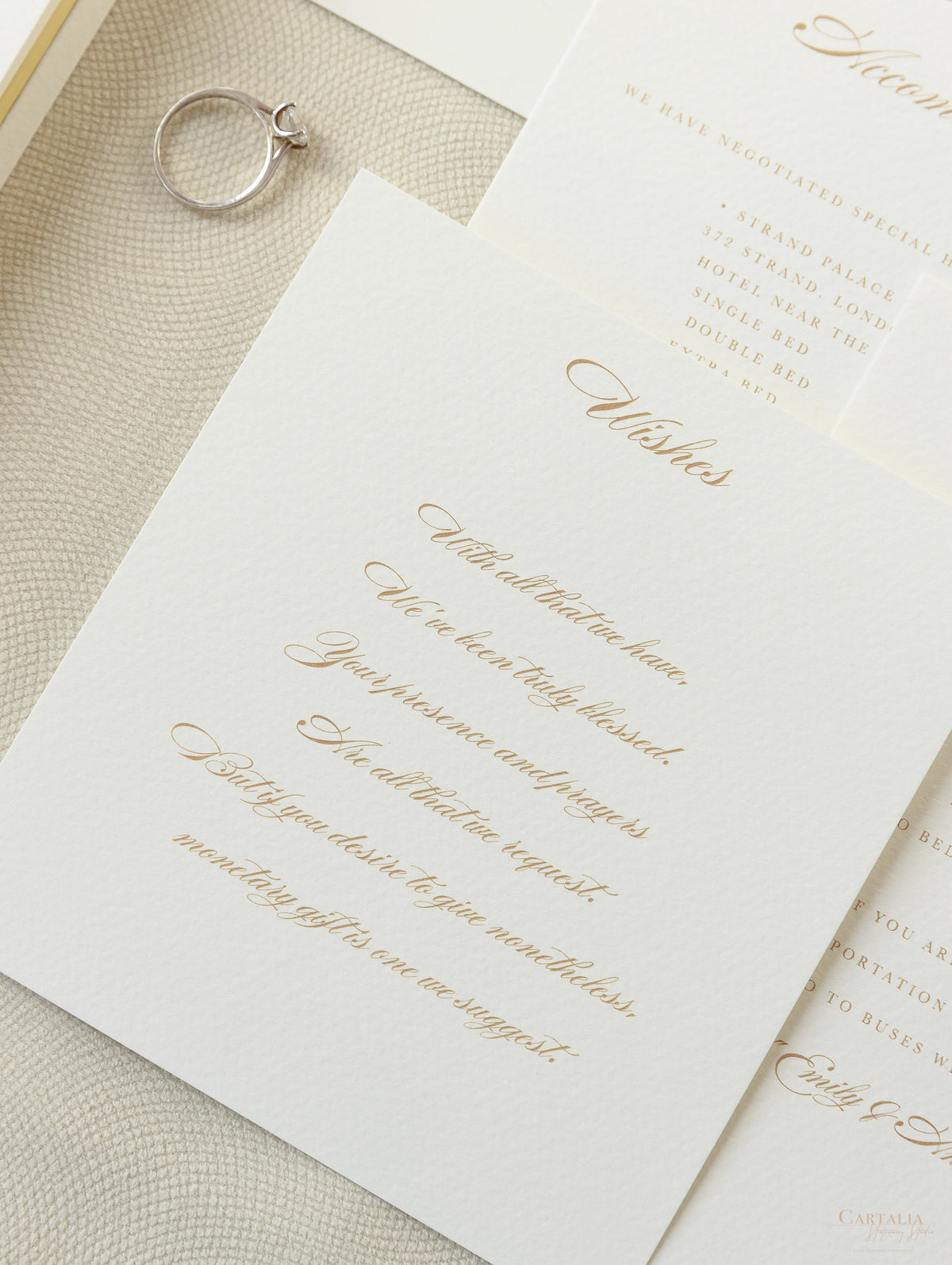 Pold de poche classique de luxe avec 4 inserts Suite d'invitation de mariage avec papier d'or