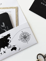 Portafoglio da viaggio FOLDER bianco e nero: suite di inviti per passaporto di nozze di lusso in tasca e etichetta a specchio dorata