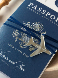 USA / American & UK Passport Navy Wedding Invitation avec Silver Mirror Plexi Plani