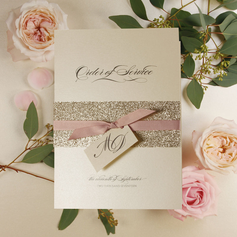 Matrimonio moderno con glitter dorati Semplice nastro rosa polveroso Ordine di servizio / menu