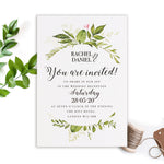 Invito serale con set di nozze rustiche con fogliame verde