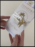Invito a nozze con passaporto color nudo e oro - Aereo inciso di lusso in plexi dorato, invito a forma di palma