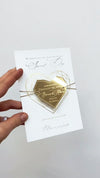 Magnete a specchio acrilico con cuore geometrico inciso Salva la data con vera lamina