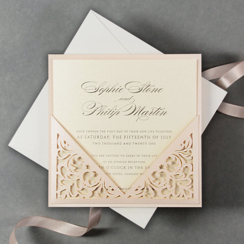 Invito serale stile morbido pesca con pizzo tagliato al laser estraibile + biglietto RSVP