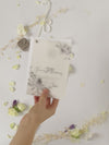 Invito al ricevimento serale della suite in pergamena e risposta alla risposta in plexiglas con specchio in lamina d'argento con design floreale Boho grigio e argento