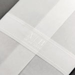Involucro di pergamena con inchiostro bianco design Perspex acrilico trasparente Invito in plexi - Inciso