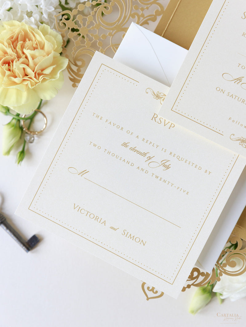 Invito a nozze tascabile in pizzo vintage dorato con taglio laser e glitter + busta