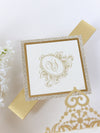 Invito a nozze tascabile in pizzo vintage dorato con taglio laser e glitter + busta