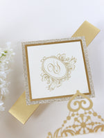 Invito a nozze tascabile in pizzo vintage dorato con taglio laser e glitter + busta
